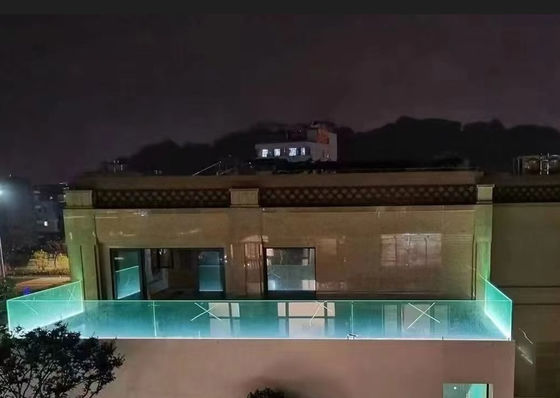 আউটডোর অ্যালুমিনিয়াম ইউ চ্যানেল গ্লাস রেইলিং হালকা ওজনের LED লাইট