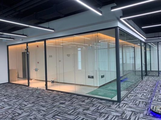 নিরাপত্তা অ্যালুমিনিয়াম ফ্রেম সুইং দরজা ফ্লুরোকার্বন লেপ সঙ্গে কাস্টমাইজড