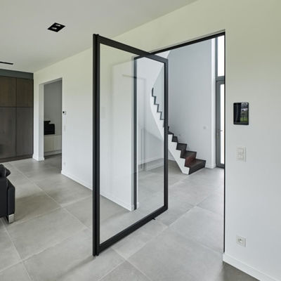 ঘূর্ণিঝড় প্রতিরোধী অ্যালুমিনিয়াম পিভট দরজা টেম্পারেড গ্লাস পিভট সামনের দরজা