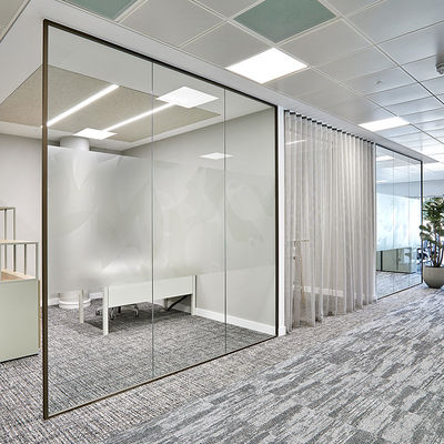 স্লিম ফ্রেম বিচ্ছিন্ন গ্লাস পার্টিশন স্বচ্ছ এবং টেম্পারেড গ্লাস