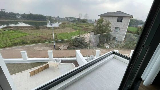 ফ্রেমবিহীন অ্যালুমিনিয়াম ইউ চ্যানেল গ্লাস রেলিং আয়তক্ষেত্রাকার ইউ চ্যানেল ব্যালুস্ট্রেড