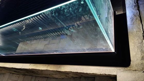 LED লাইট সহ ফ্রেমহীন অ্যালুমিনিয়াম এবং গ্লাস রেলিং আয়তক্ষেত্রাকার আকৃতির