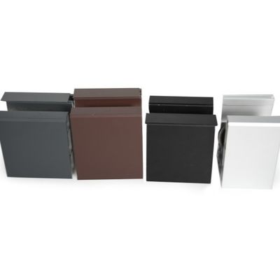 আধুনিক গ্লাস ডেক রেলিং আউটডোর টেম্পারেড গ্লাস ইউ চ্যানেল ফ্রেমহীন 12-20 মিমি ব্যালকনি ব্যালস্ট্রেড