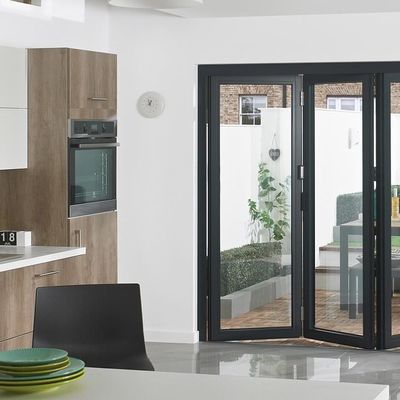 কনভেনশন সেন্টারগুলির জন্য গোল্ড ওক-এ টেম্পারেড গ্লাস অ্যালুমিনিয়াম ভাঁজ উইন্ডো