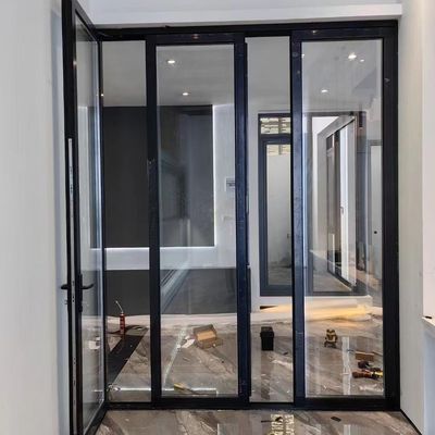 মসৃণ এবং আধুনিক অ্যালুমিনিয়াম ভাঁজ দরজা 10 বছরের ওয়ারেন্টি এবং কাস্টমাইজড পৃষ্ঠ চিকিত্সা সঙ্গে