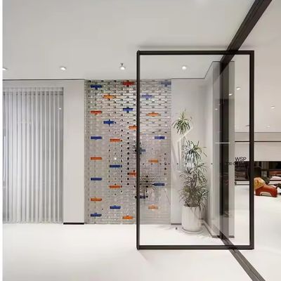 স্টেইনলেস স্টীল অভ্যন্তরীণ অ্যালুমিনিয়াম পিভট দরজা স্বচ্ছ গ্লাস এবং 1.8mm ফ্রেম বেধ সঙ্গে