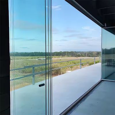 2.0 মিমি প্রোফাইল বেধের অ্যালুমিনিয়াম ফ্রেমহীন ভাঁজ করা কাঁচের দরজা, অভ্যন্তরীণ পার্টিশনের জন্য, কাস্টমাইজযোগ্য ফ্রেমের রঙ সহ