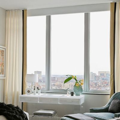 ডাবল গ্লাসযুক্ত স্লাইডিং উইন্ডো অ্যালুমিনিয়াম খাদ ফ্রেম এবং 50 বছরের জীবনকালের জন্য নিরোধক গ্লাস সহ