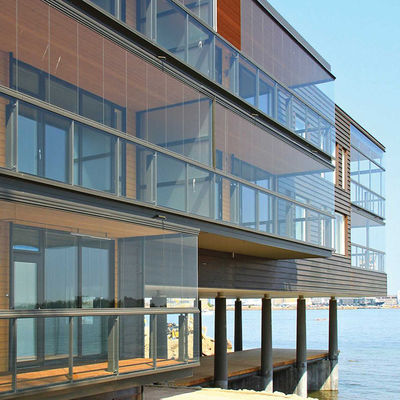 পাঁচ বছরের ওয়ারেন্টি এবং টেম্পারেড ল্যামিনেট গ্লাস সহ কাস্টমাইজযোগ্য ইউ চ্যানেল গ্লাস রেলিং