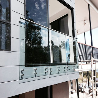 10মিমি টেম্পারড ফ্রেমবিহীন গ্লাস রেলিং সিস্টেম স্টেইনলেস স্টিল স্ট্যান্ডঅফ সহ