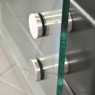 স্টেইনলেস স্টিল স্ট্যান্ডঅফ মাউন্ট প্যানেল হোল্ডার বোল্ট হার্ডওয়্যার আউটডোর সিঁড়ি বারান্দার জন্য