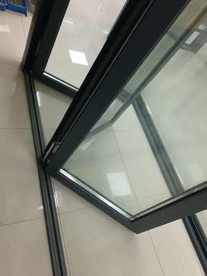 শক্তিশালী স্ট্যাকযোগ্য অ্যালুমিনিয়াম ভাঁজ দরজা আধুনিক নকশা অ্যালুমিনিয়াম গ্রে দ্বিগুণ দরজা